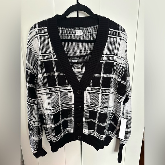 VENUS Sweaters - NWT Venus Plaid Cardigan & Cami Tank Set Black White Knit Sweater Size Large